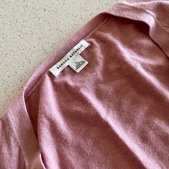 Banana Republic V Neck Sweater NWOT - Picture 5 of 7